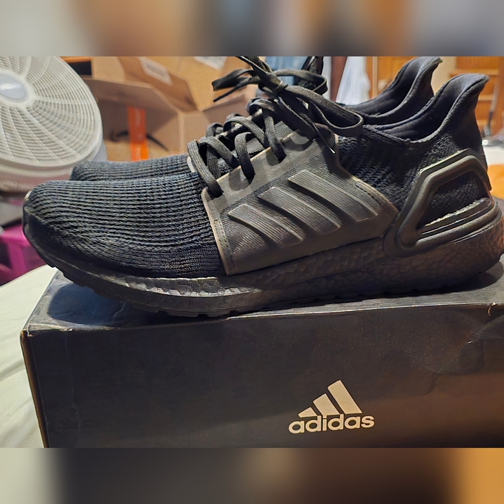 Adidas UltraBOOST 19 Triple black